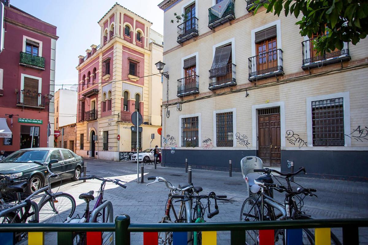 Pelicano Urban Apartment Seville Exterior photo